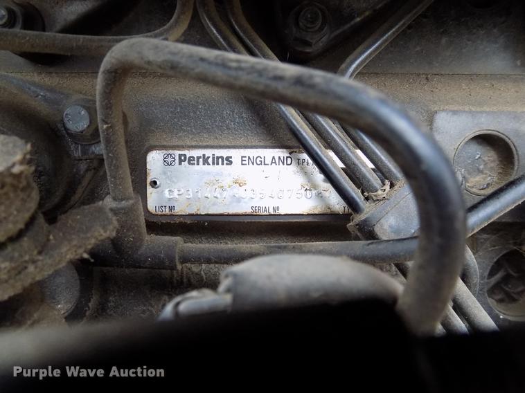 image for item DC4755 2000 Massey-Ferguson 231S tractor