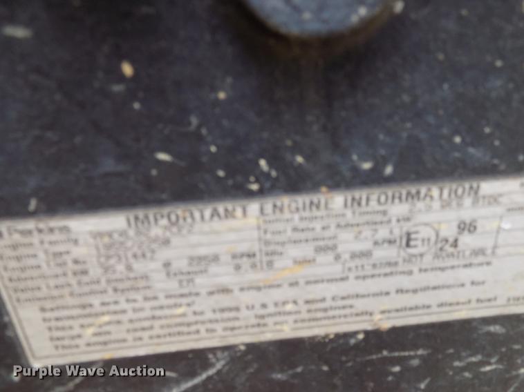 image for item DC4755 2000 Massey-Ferguson 231S tractor