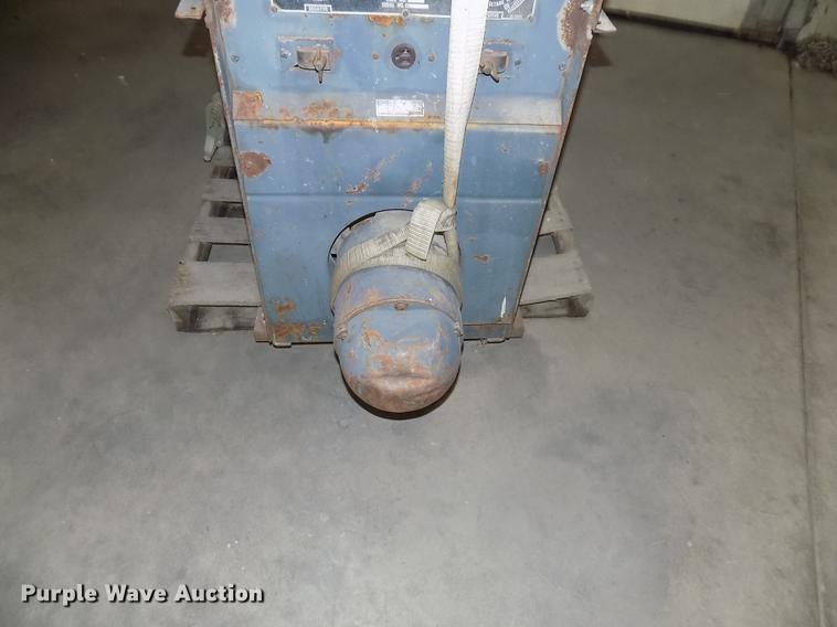 image for item DC4764 Lincoln welder