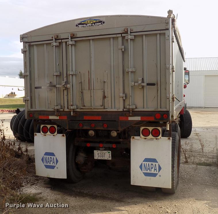 image for item DC4765 1982 Mack 685S grain truck