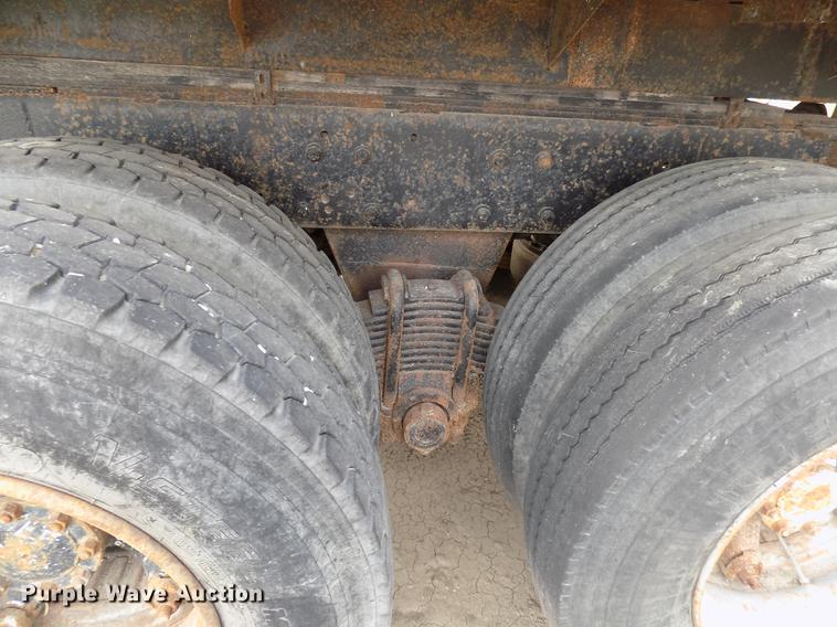 image for item DC4765 1982 Mack 685S grain truck