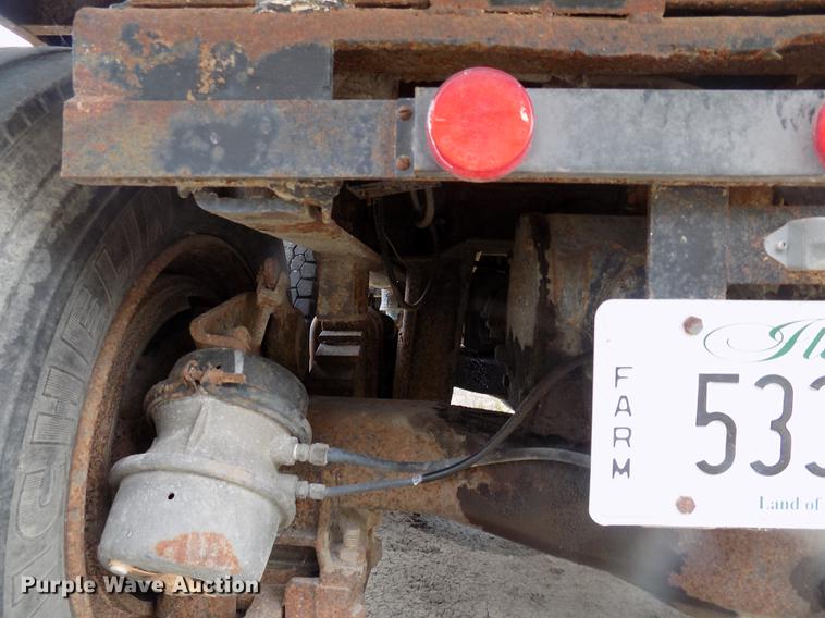 image for item DC4765 1982 Mack 685S grain truck