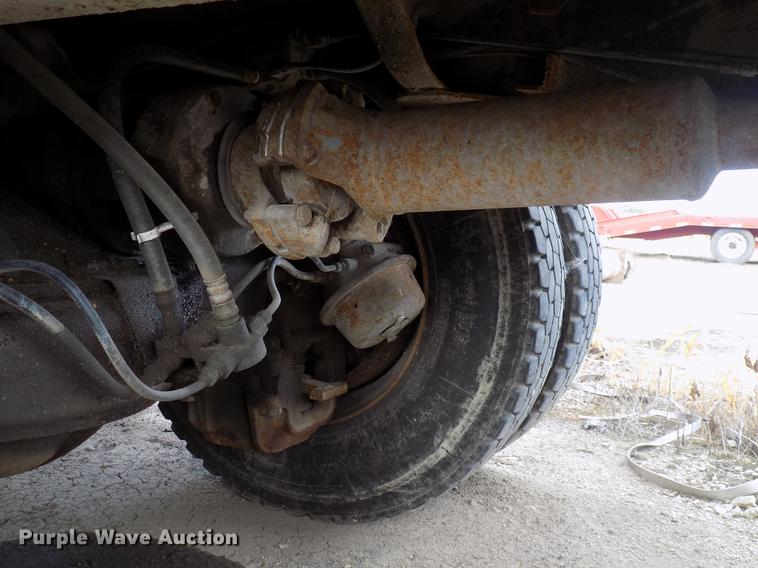 image for item DC4765 1982 Mack 685S grain truck