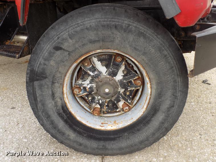 image for item DC4765 1982 Mack 685S grain truck