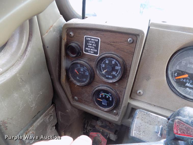 image for item DC4765 1982 Mack 685S grain truck