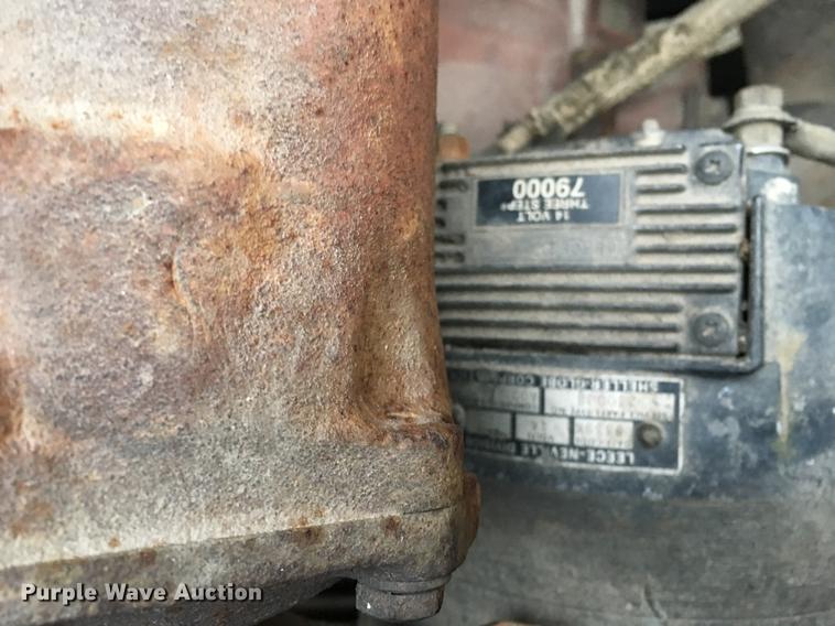 image for item DC4765 1982 Mack 685S grain truck