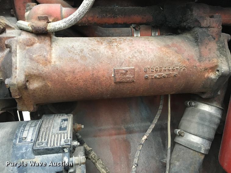 image for item DC4765 1982 Mack 685S grain truck