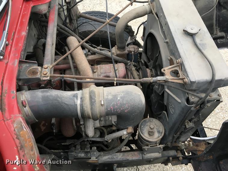 image for item DC4765 1982 Mack 685S grain truck