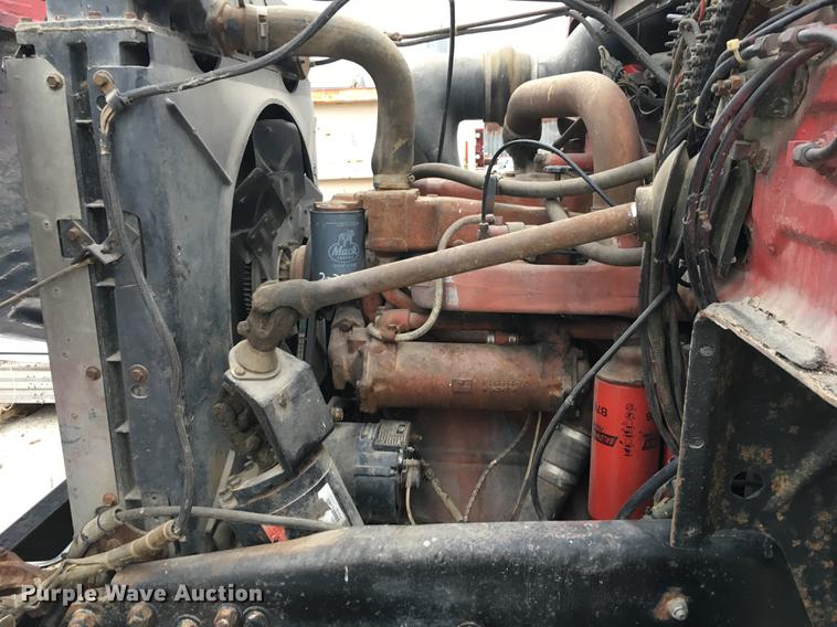 image for item DC4765 1982 Mack 685S grain truck