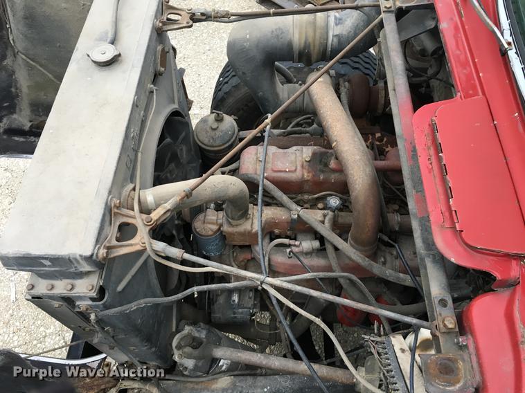 image for item DC4765 1982 Mack 685S grain truck