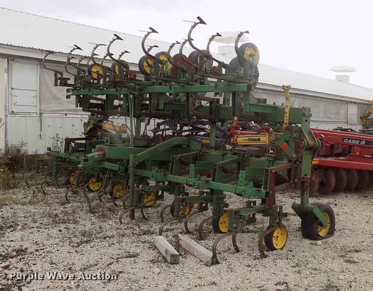 image for item DC4770 John Deere 845 cultivator