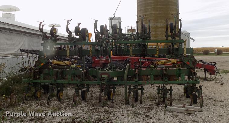 image for item DC4770 John Deere 845 cultivator