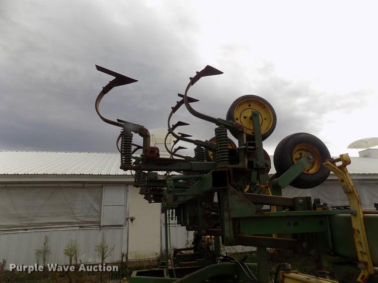 image for item DC4770 John Deere 845 cultivator