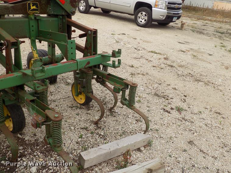 image for item DC4770 John Deere 845 cultivator