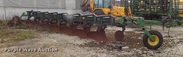 image for item DC4771 John Deere 2810 eight bottom plow