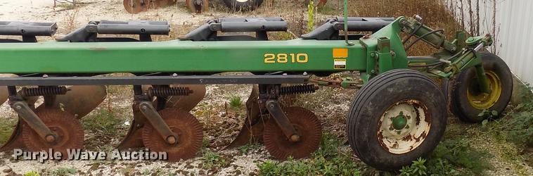 image for item DC4771 John Deere 2810 eight bottom plow