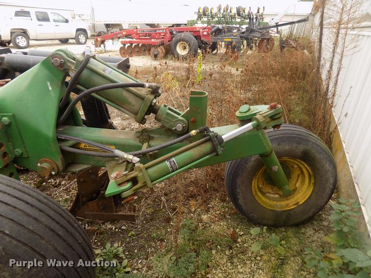 image for item DC4771 John Deere 2810 eight bottom plow