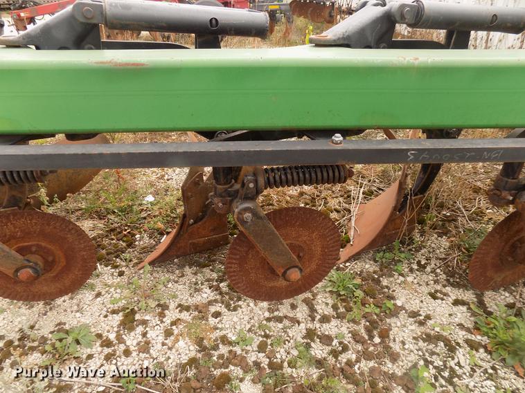 image for item DC4771 John Deere 2810 eight bottom plow