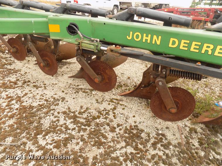 image for item DC4771 John Deere 2810 eight bottom plow