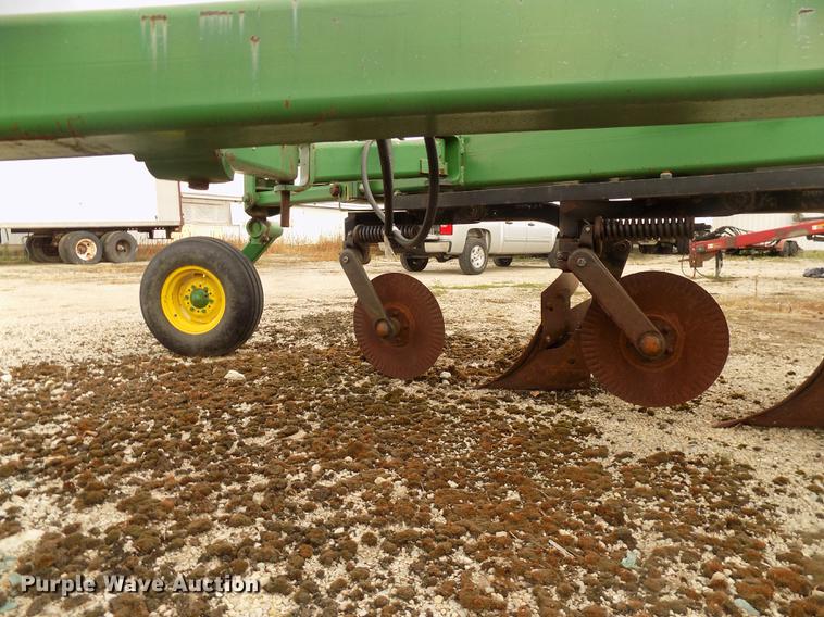 image for item DC4771 John Deere 2810 eight bottom plow