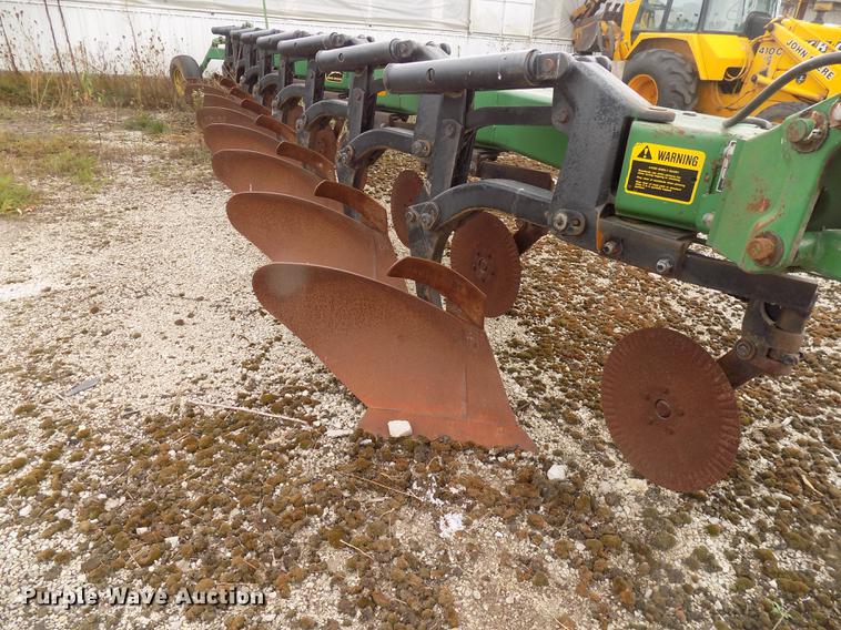 image for item DC4771 John Deere 2810 eight bottom plow
