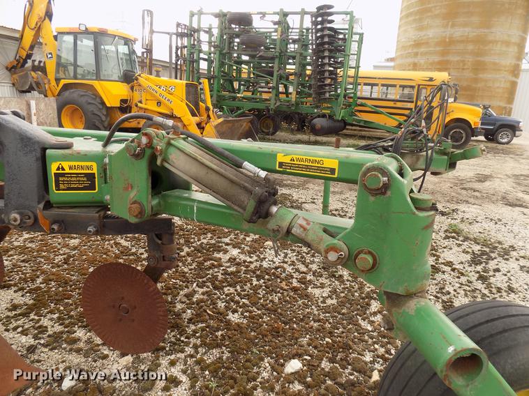 image for item DC4771 John Deere 2810 eight bottom plow