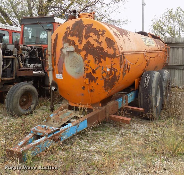 image for item DC4774 Better Built water tank trailer