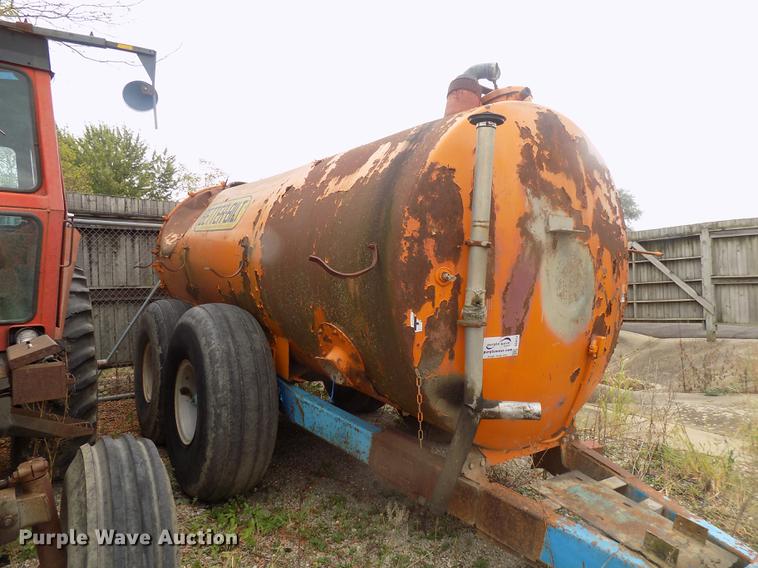 image for item DC4774 Better Built water tank trailer