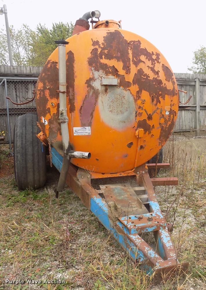 image for item DC4774 Better Built water tank trailer