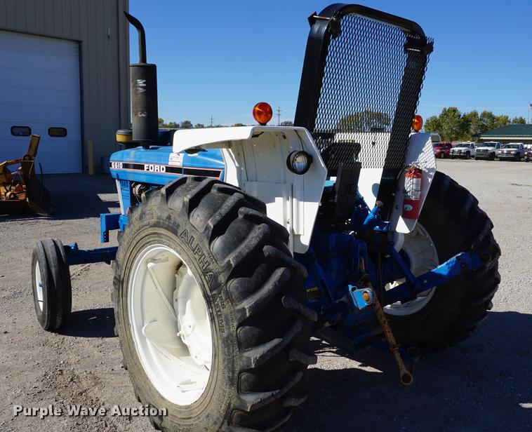 image for item DC5259 1988 Ford 6610 tractor