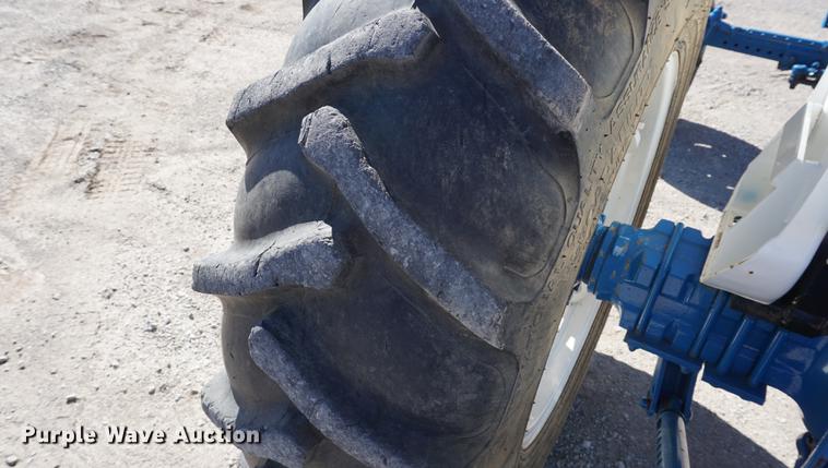 image for item DC5259 1988 Ford 6610 tractor