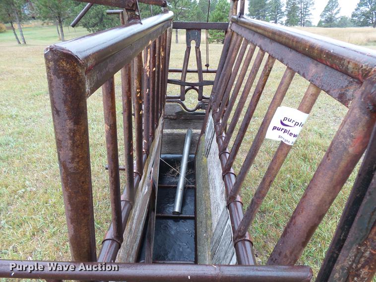 image for item DC6418 Shop built cattle chute