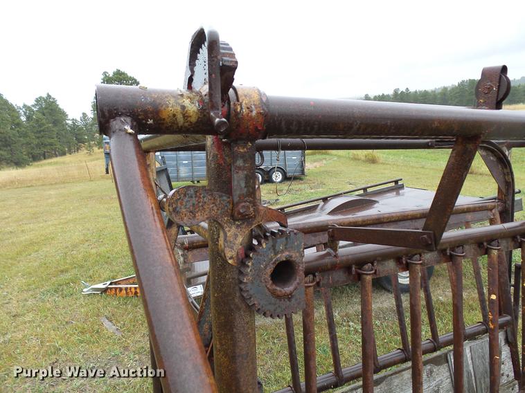 image for item DC6418 Shop built cattle chute