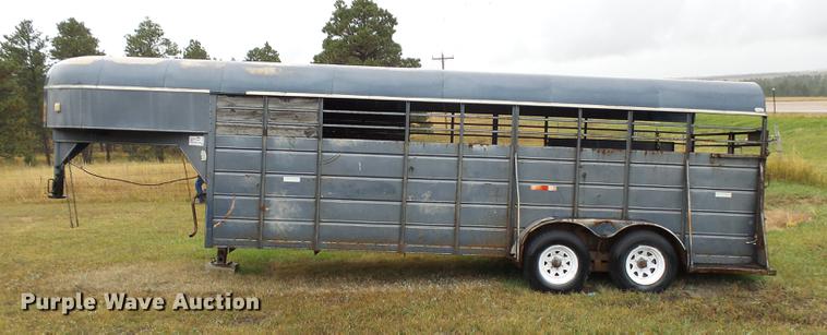 image for item DC6420 Flying L livestock trailer