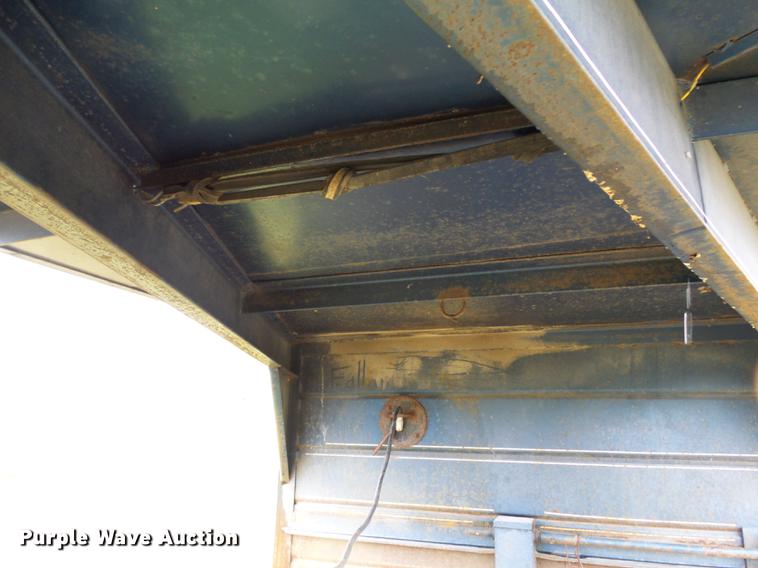 image for item DC6420 Flying L livestock trailer