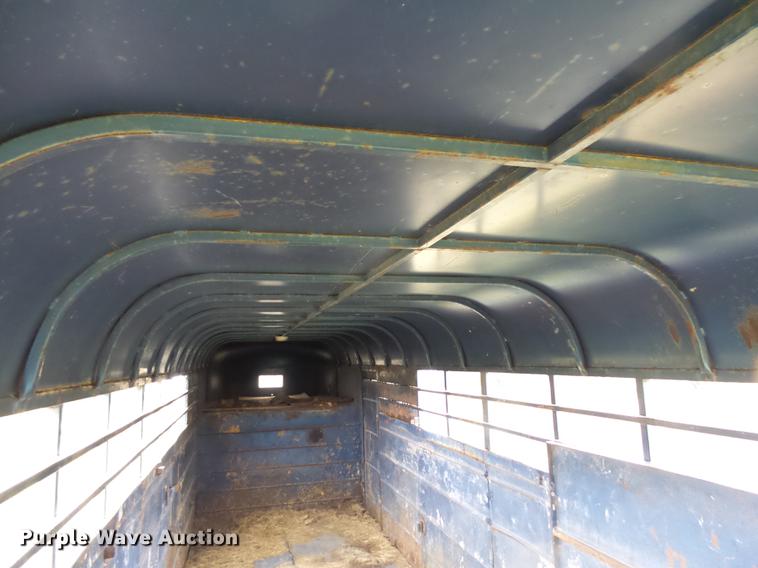 image for item DC6420 Flying L livestock trailer