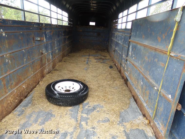 image for item DC6420 Flying L livestock trailer