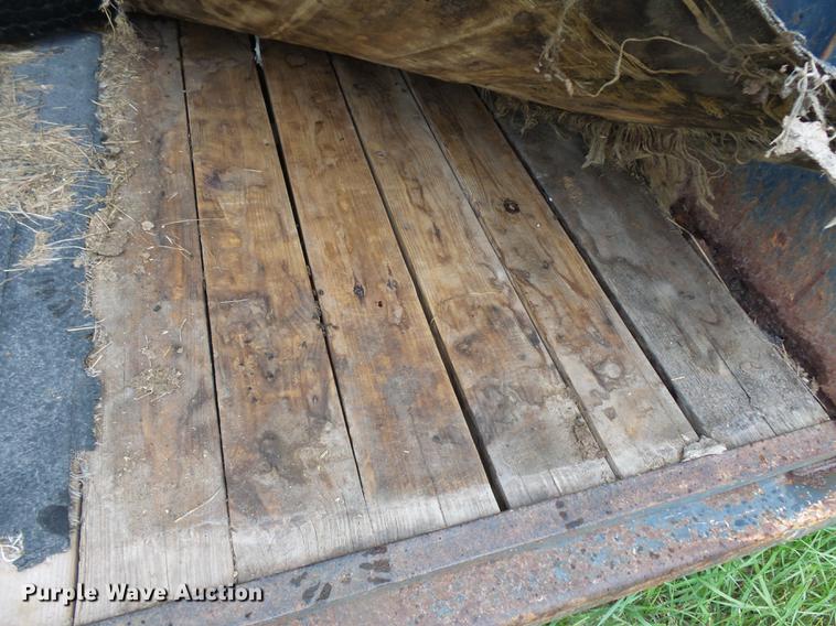 image for item DC6420 Flying L livestock trailer