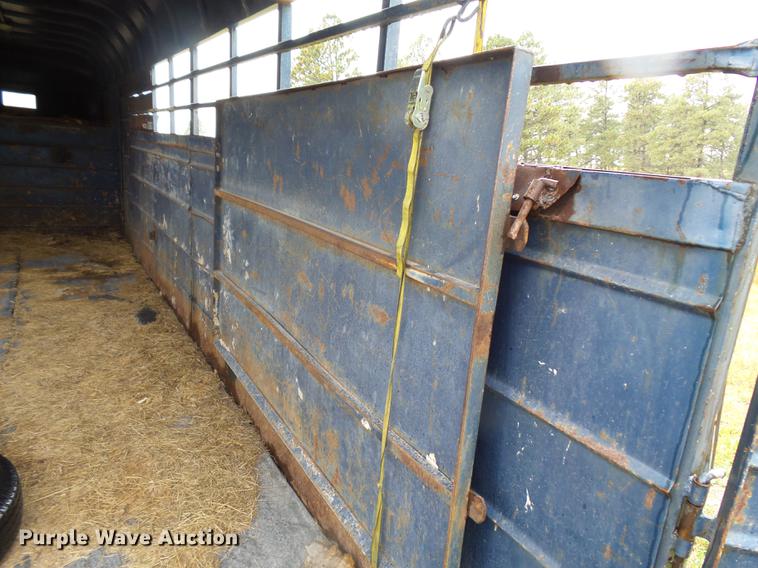 image for item DC6420 Flying L livestock trailer