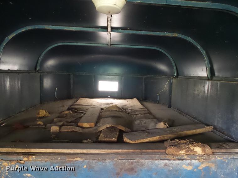 image for item DC6420 Flying L livestock trailer