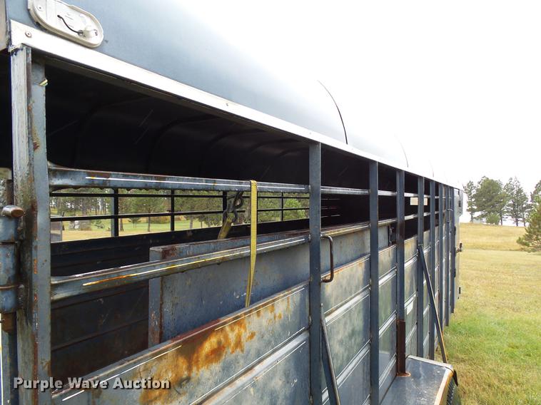 image for item DC6420 Flying L livestock trailer