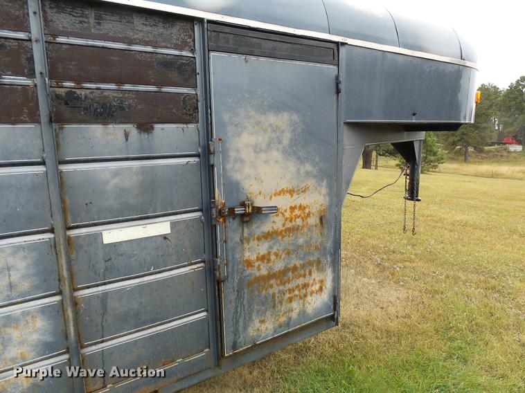 image for item DC6420 Flying L livestock trailer