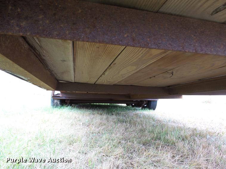 image for item DC6420 Flying L livestock trailer