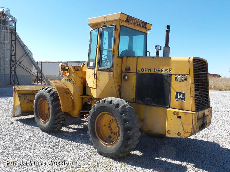 image for item DC6800 1982 John Deere 444C wheel loader