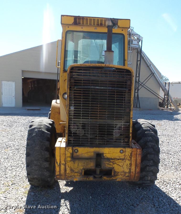 image for item DC6800 1982 John Deere 444C wheel loader