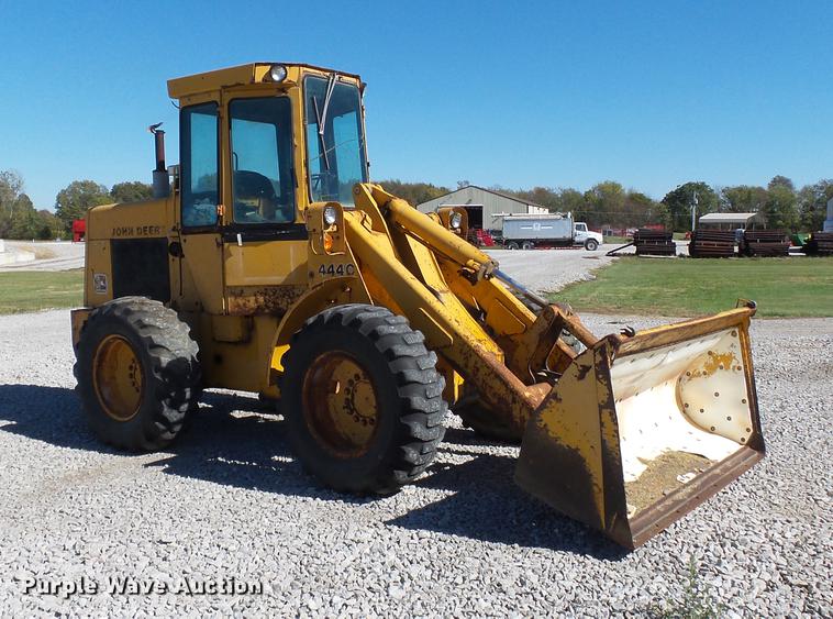 image for item DC6800 1982 John Deere 444C wheel loader