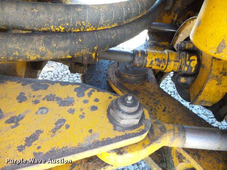 image for item DC6800 1982 John Deere 444C wheel loader