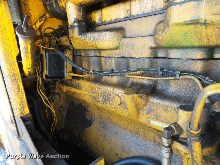 image for item DC6800 1982 John Deere 444C wheel loader