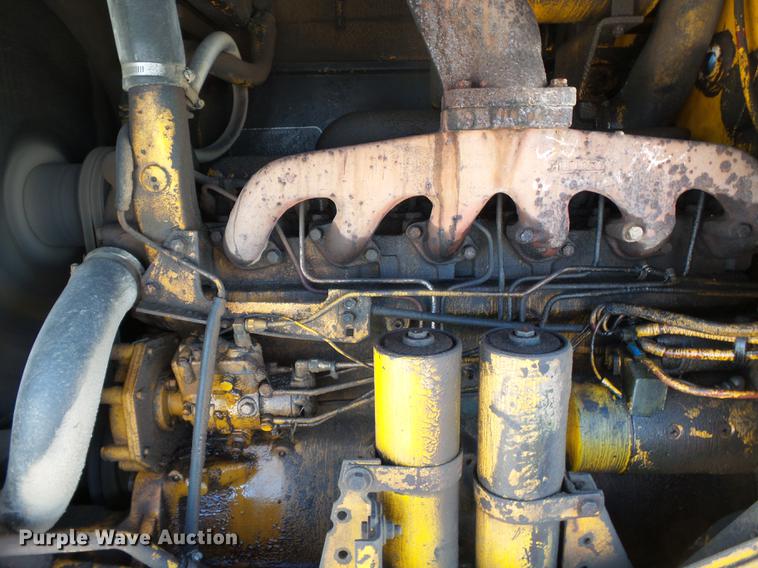 image for item DC6800 1982 John Deere 444C wheel loader