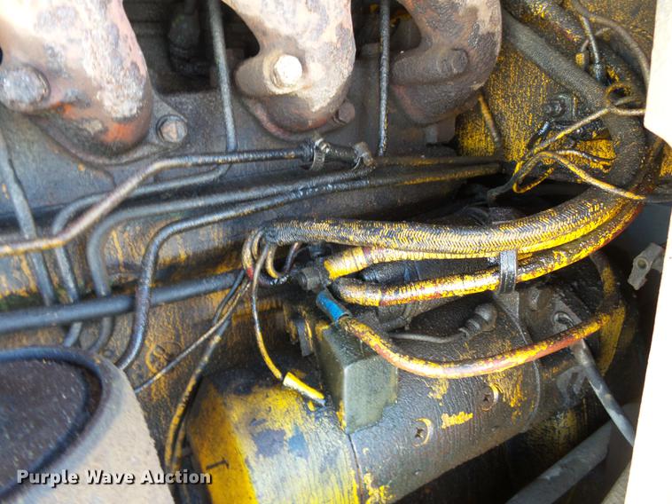 image for item DC6800 1982 John Deere 444C wheel loader